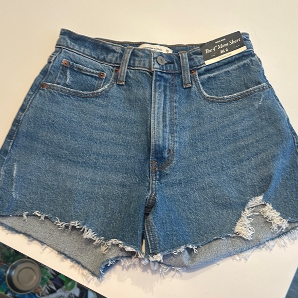 Abercrombie high rise denim shorts “the 4” mom short” size 26 curve love - Picture 4 of 9